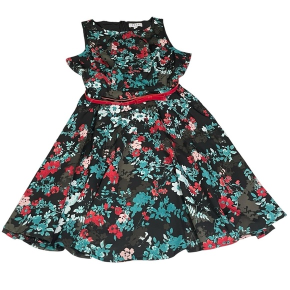 ELLE Aqua Floral
Print Pleated Fit & Flare Dress
Size M - Picture 8 of 14